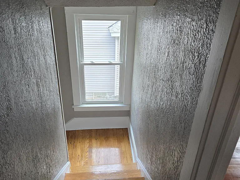 20 Paige St — Photo 5
