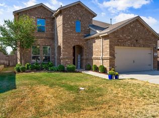 10437 Sixpence Ln, Fort Worth, TX 76108