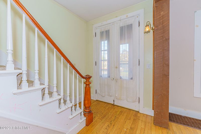 5th image of 206 W Madison Avenue