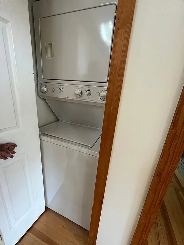 2 bed, 1.0 bath, 1000 sqft, $2,900 — Photo 4