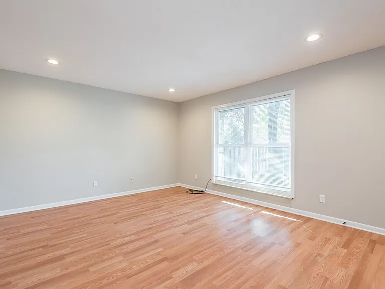 502 Cedartop Ln #B — Photo 1