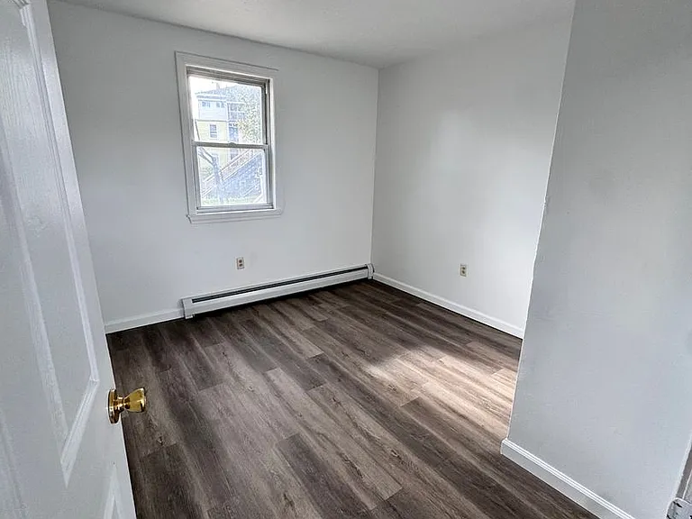 17 Bassett St #A — Photo 11