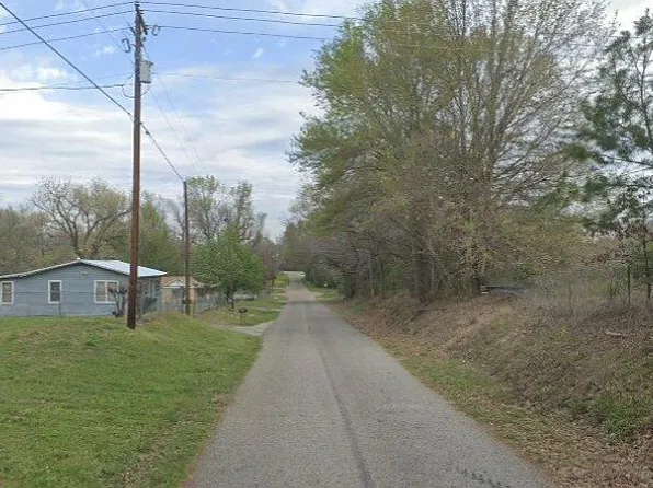 197 Victory St, Palestine, TX 75801