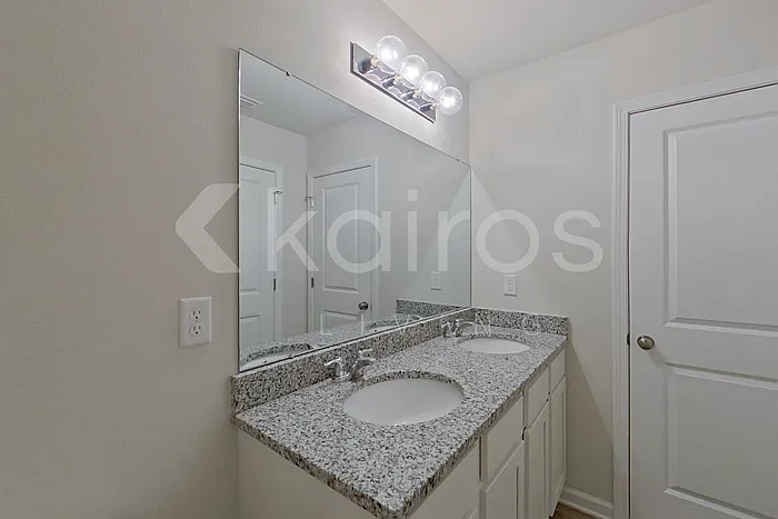 880 Whispering Creek Ave — Photo 16