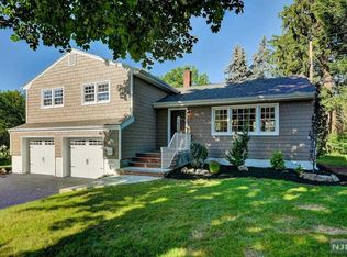 18 Lane Ct, Montclair, NJ 07043
