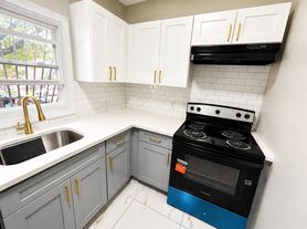 566-568 Summer Ave