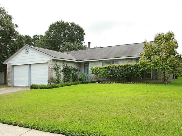 8222 Forest Point Dr, Humble, TX 77338