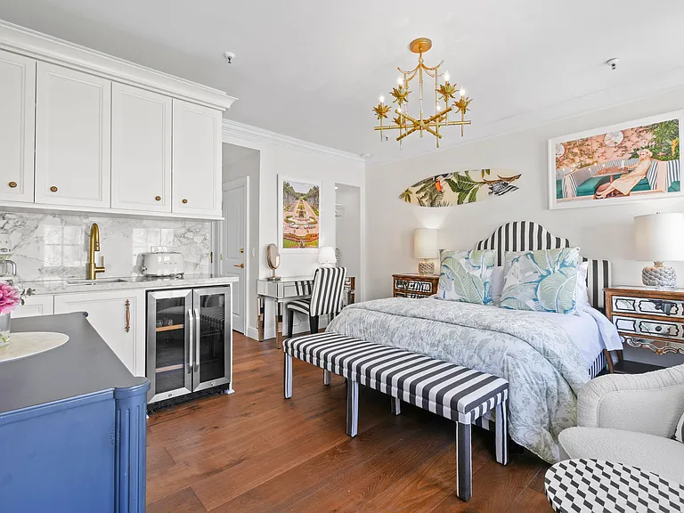 235 Sunrise Ave — Photo 2