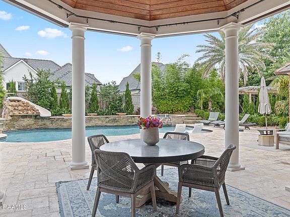 3rd image of 114 English Gardens Pkwy