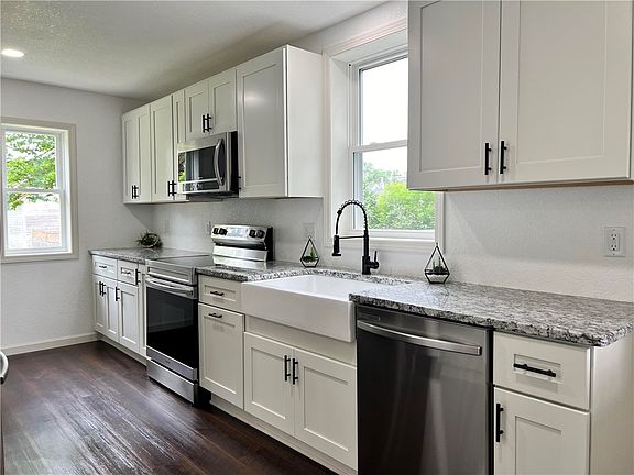 4th image of 31 W Evans Street