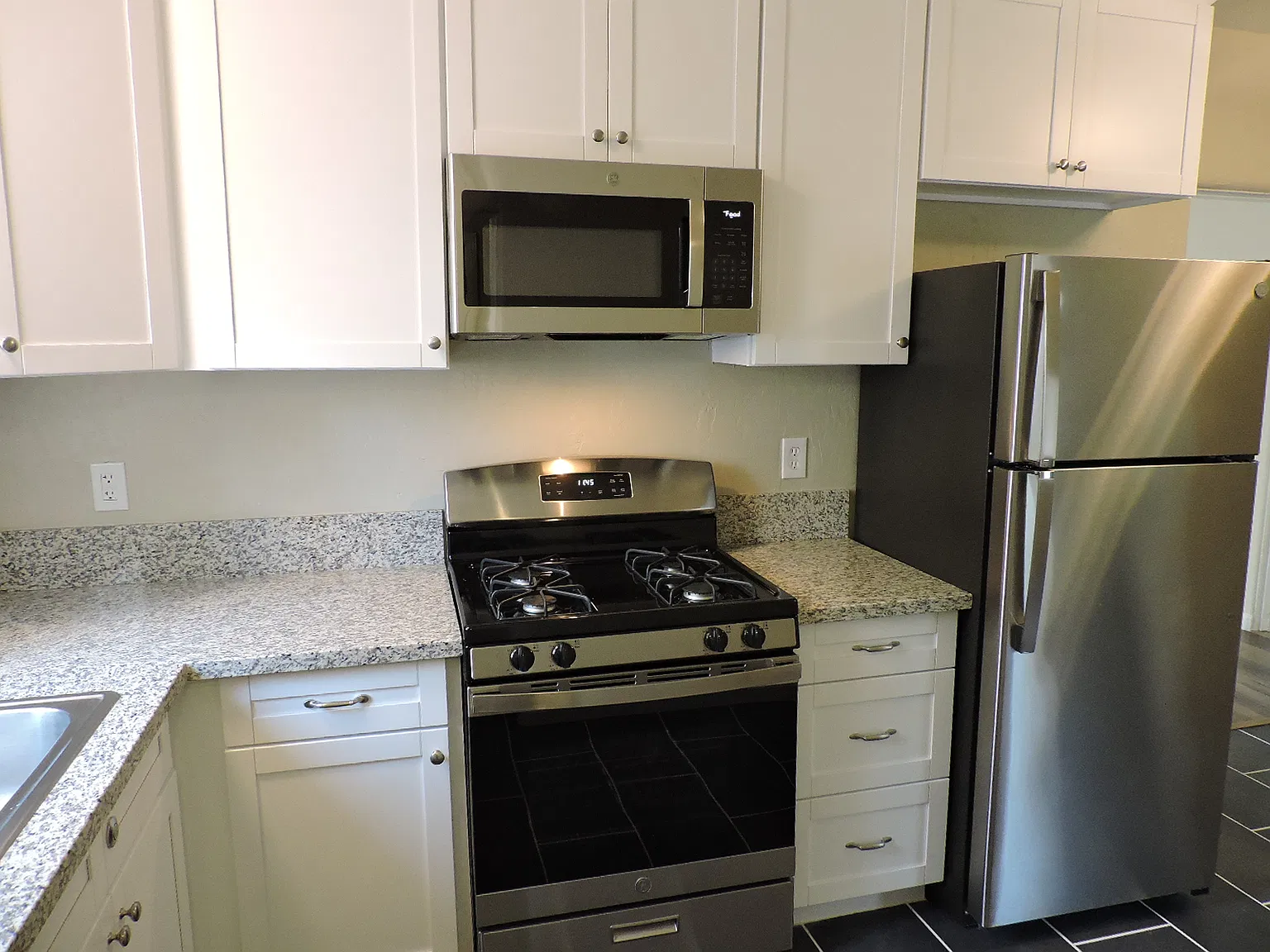 2 bed, 900 sqft, $2,195 — Photo 4