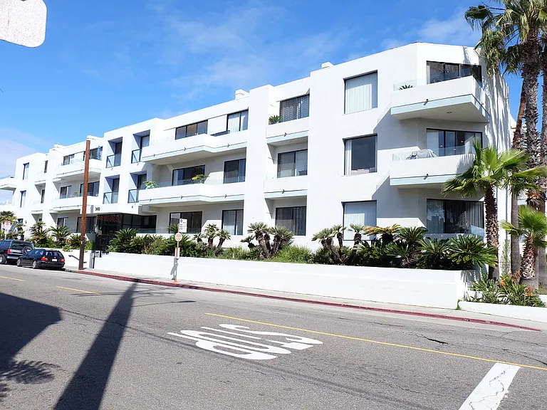 3400 Pacific Ave #201 — Photo 1