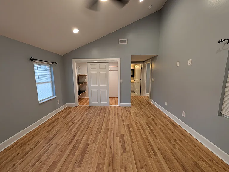 131 River Rd — Photo 5
