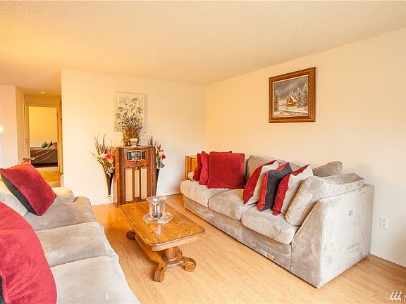 5th image of 5809 E Swan Creek Dr