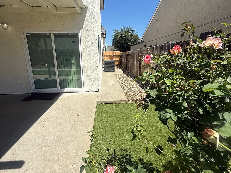 1354 Elwood St — Photo 24