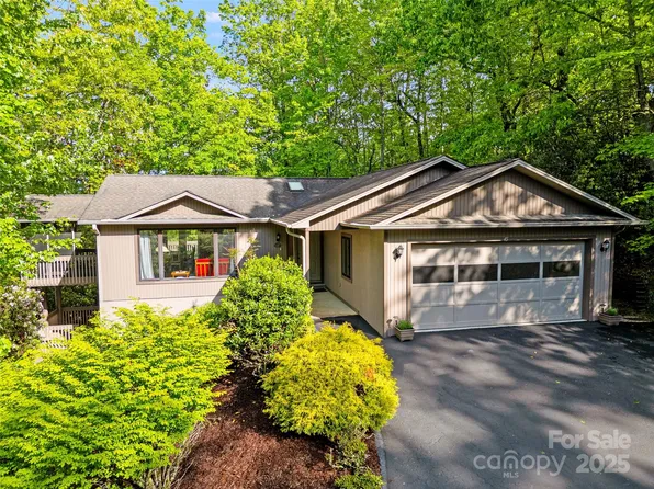 45 Utsonati Ln, Brevard, NC 28712