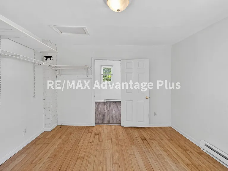 504 Longwood Ave — Photo 10