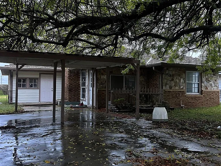 2018 N Avenue H — Photo 1
