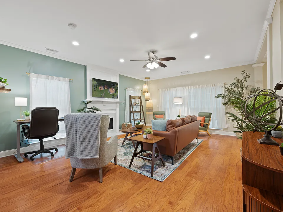 13581 Weycroft Cir