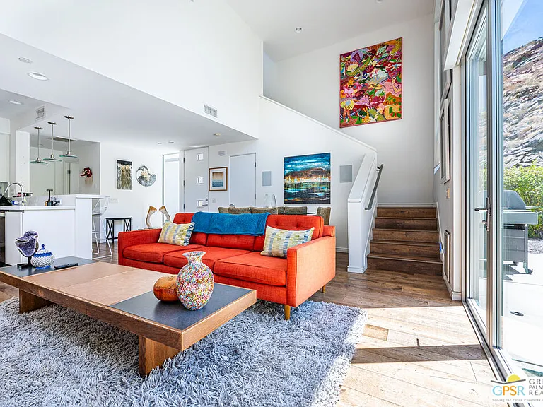 1009 Iris Ln — Photo 7