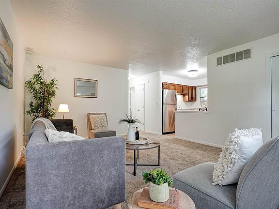 4th image of 2111 10th Street Pl #2111