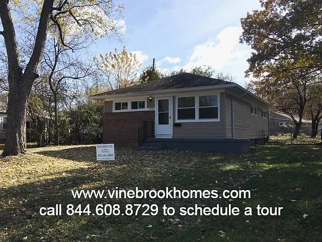 1307 Huntly Dr photo 1