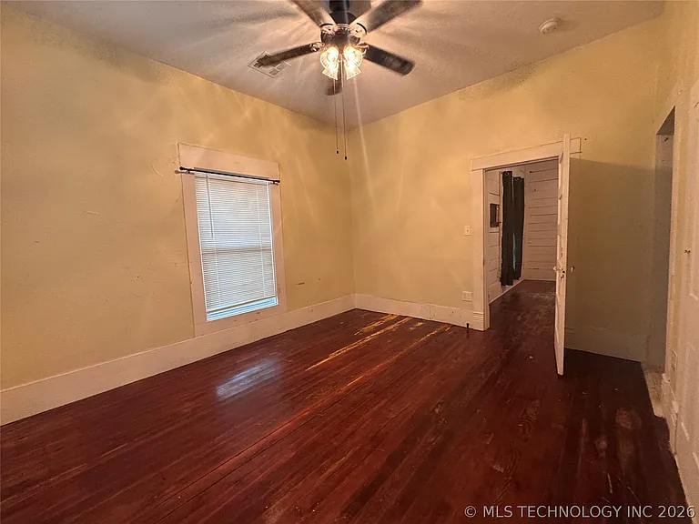 709 N 6th Ave — Photo 13