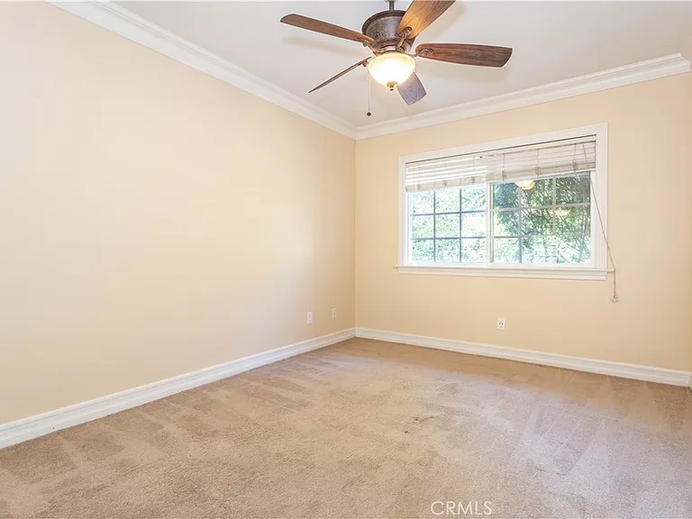 11761 Encino Ave — Photo 16