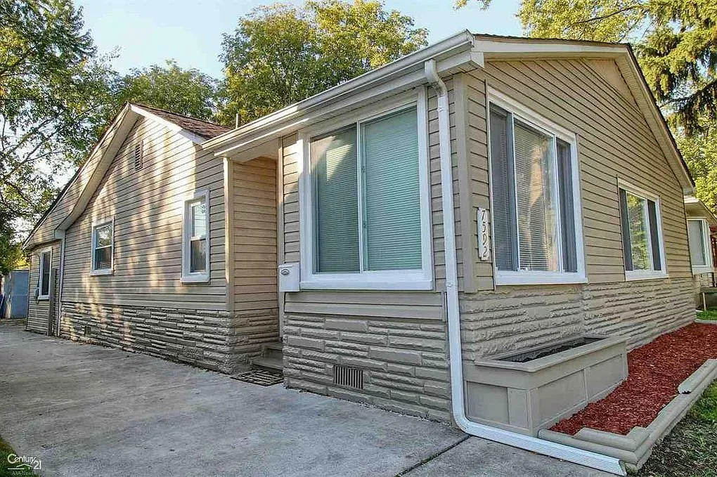 Building Photo - 7592 Orchard Ave