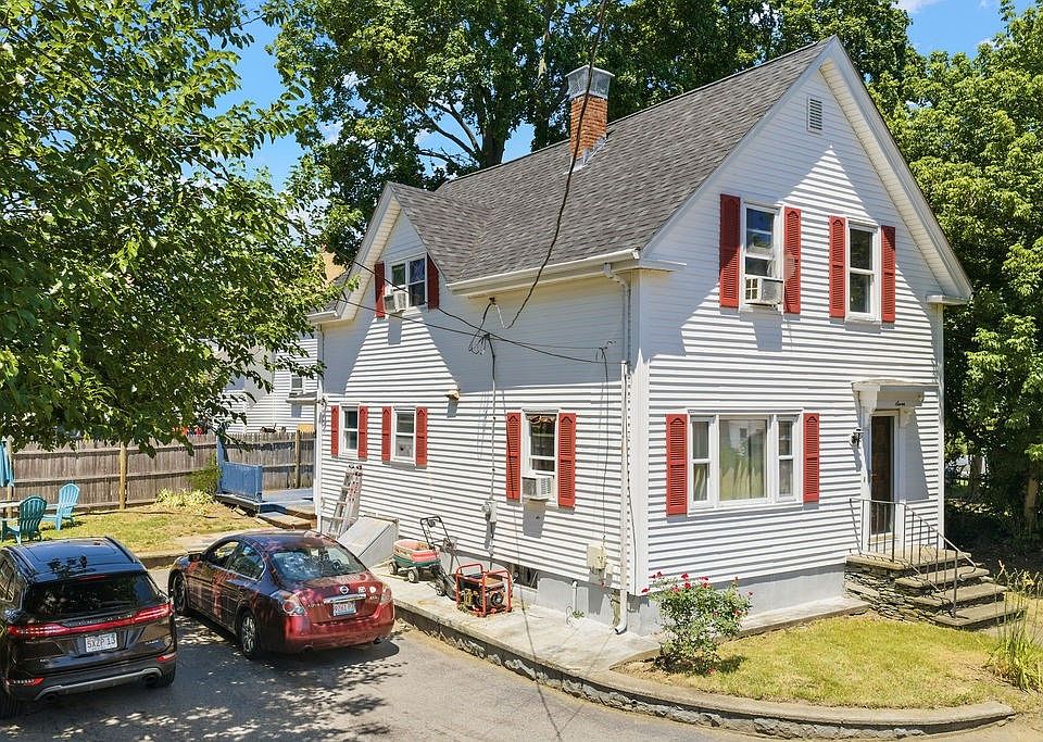 1st image of 7 Woodwards Ln