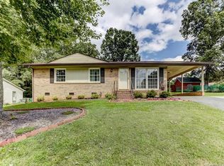 6714 Glenmoor Dr, Charlotte, NC 28214