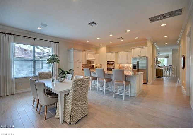 1st image of 7813 Hawthorne Dr Unit 2404