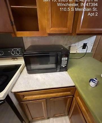 3rd image of 110 1/2 S Meridian St
