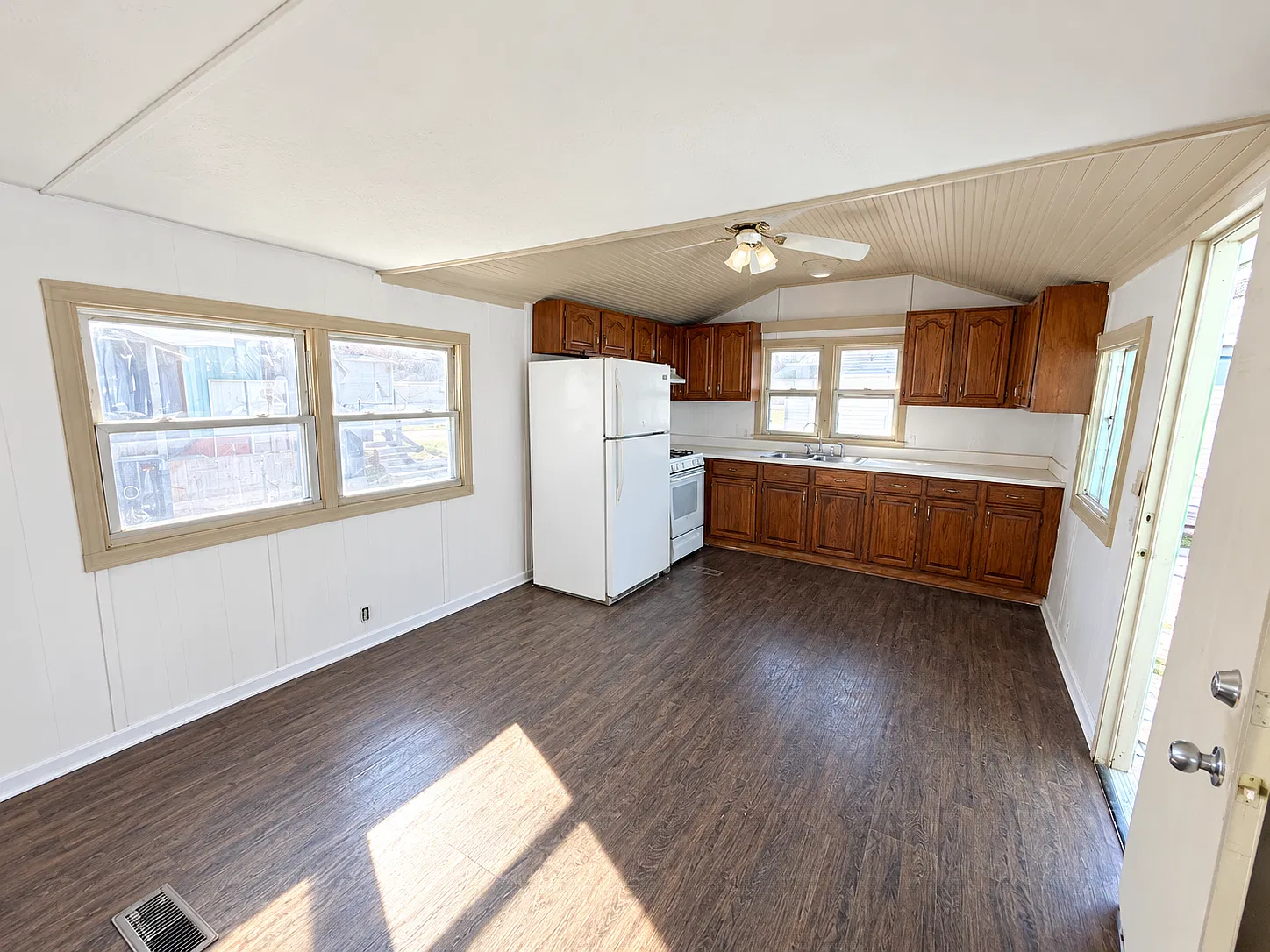 3 bed, $700 — Photo 2