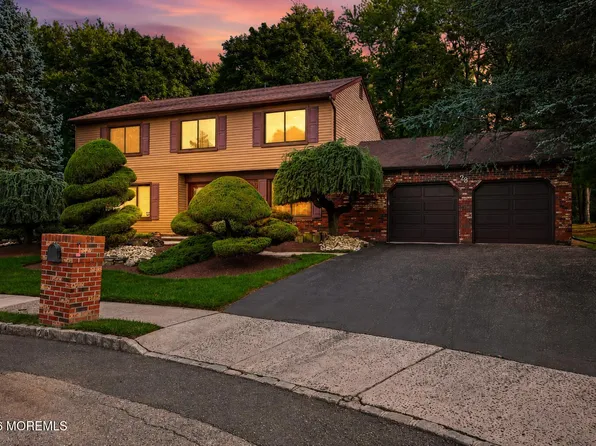 28 Buttonwood Drive, Marlboro, NJ 07746