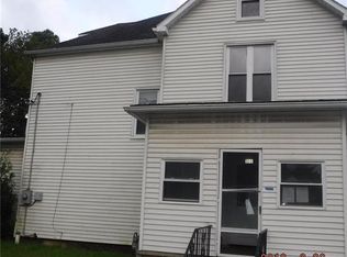 100 Stauffer St, Dawson, PA