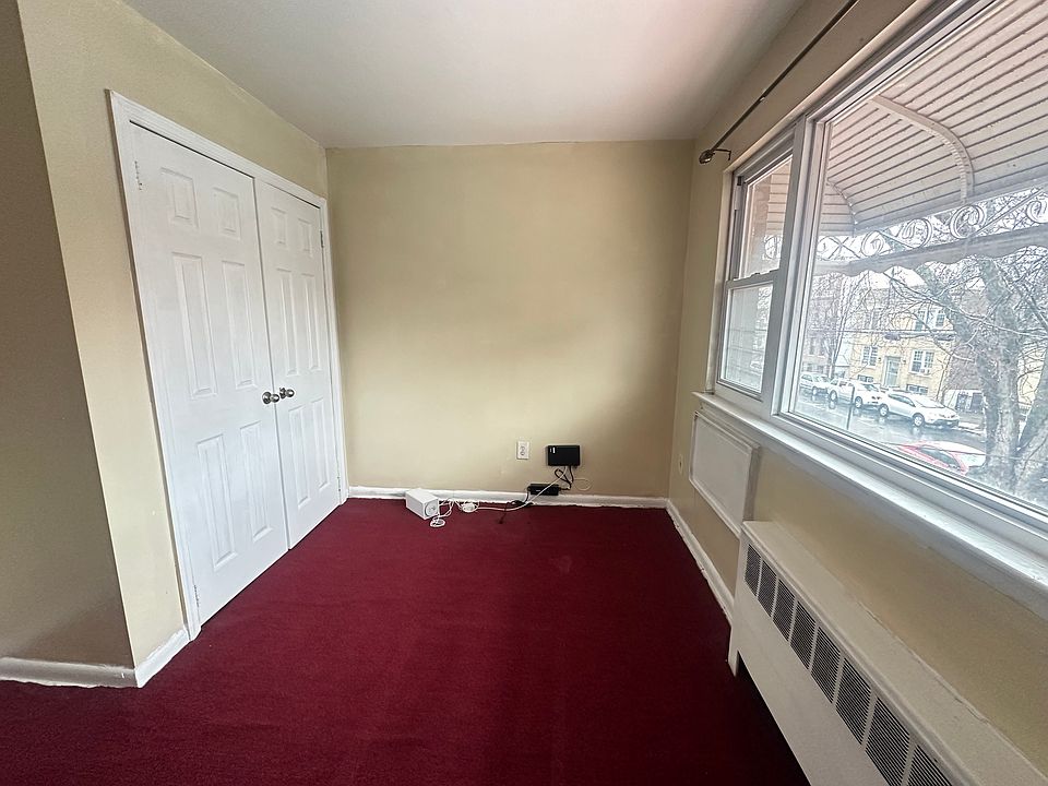 2nd image of 840 E 227th St Floor 1