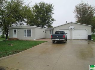 1530 Iselin Ave, Sheldon, IA 51201