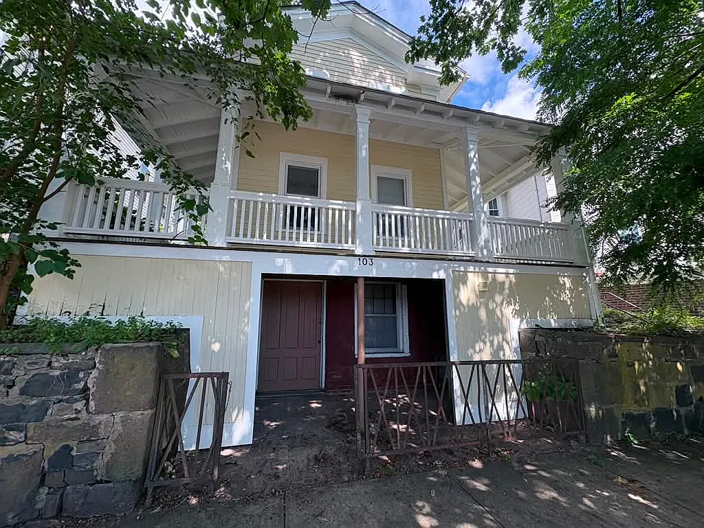 5 bed, $3,150 — Photo 1