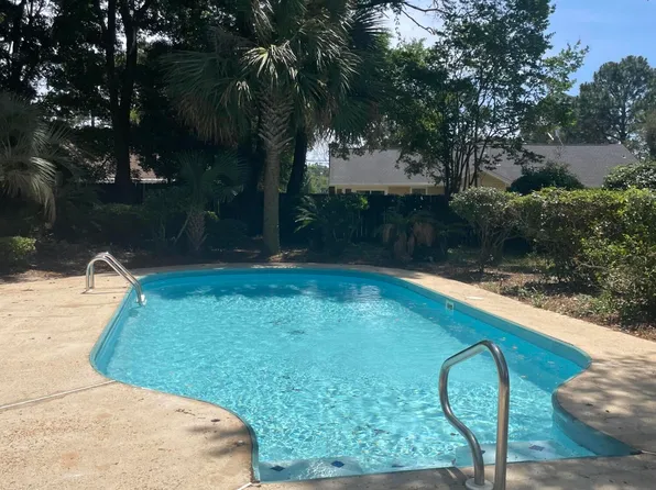 51 Ashford Ct, Mary Esther, FL 32569