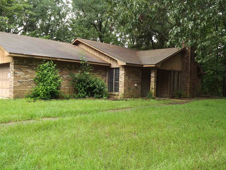 1st image of 114 Summerhill Dr