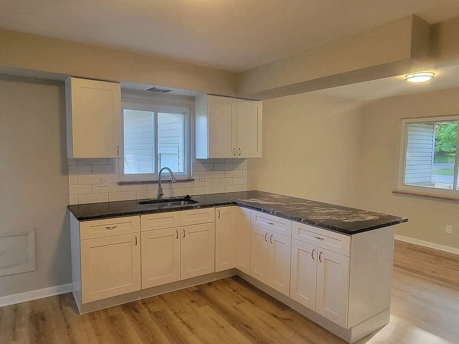 3 bed, 1104 sqft, $1,850 — Photo 4