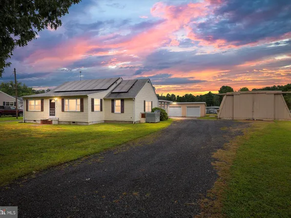 110 Longfield Rd, Colonial Beach, VA 22443