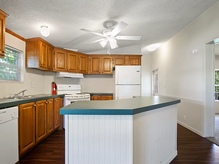 4659 Old Sparta Rd — Photo 4