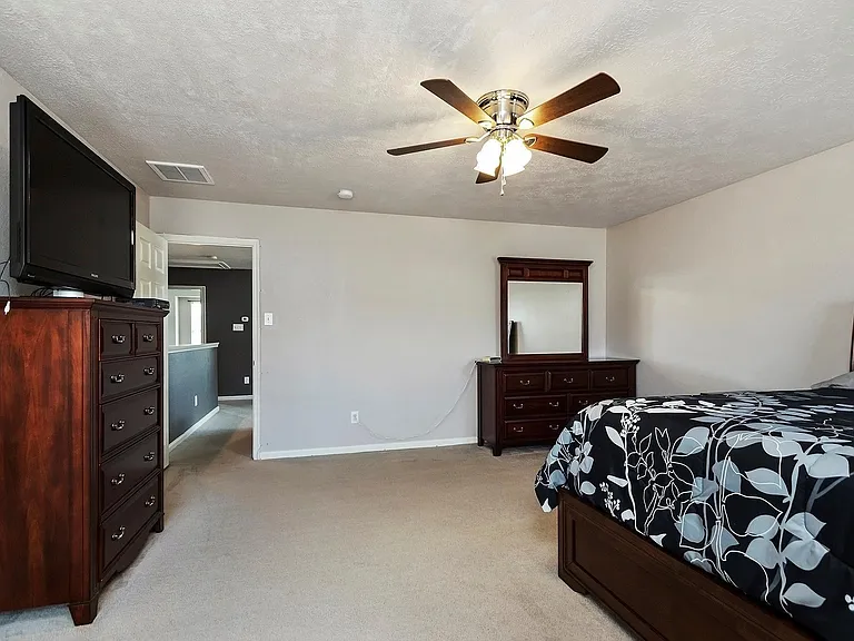 20738 Fair Castle Dr — Photo 35