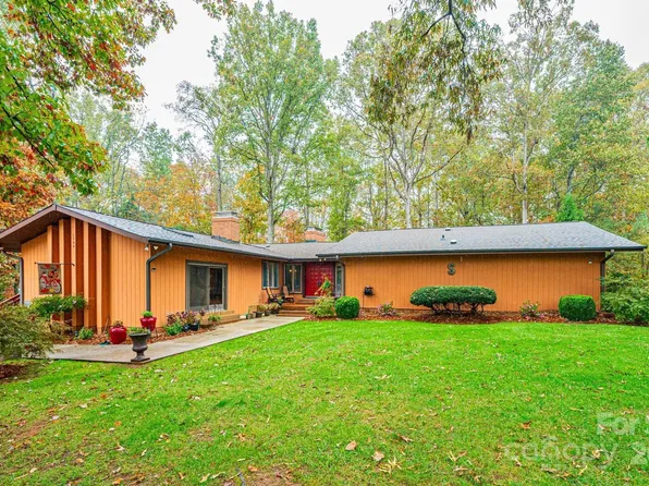 1740 Fairway Dr, Newton, NC 28658