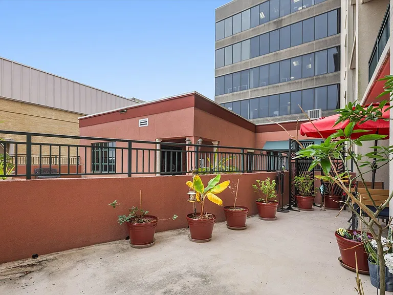 121 N Monroe St #5004 — Photo 31