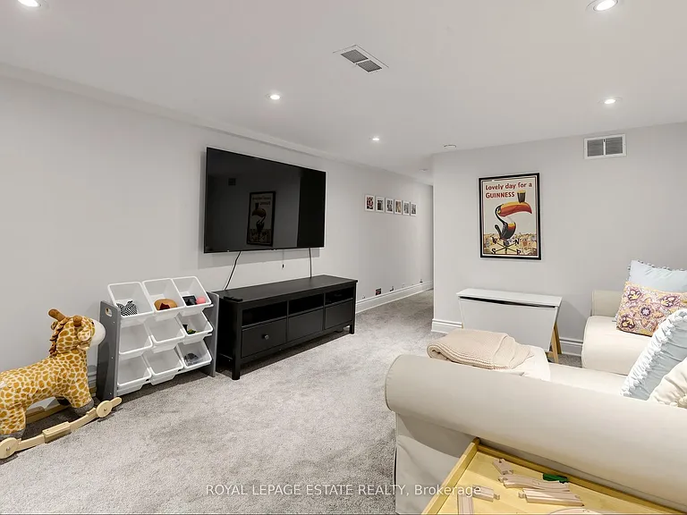 280 Silver Birch Ave — Photo 28
