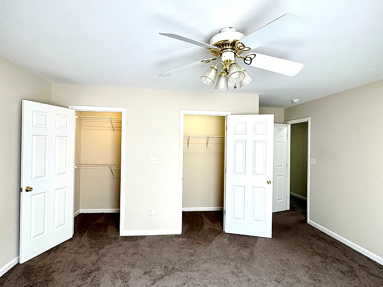 641 Hampton Way #B — Photo 20