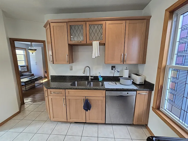 28 Bardwell St #1 — Photo 11